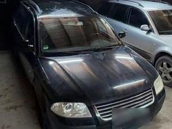 Schwarz Gebraucht 2001 VW Passat Kombi | 750 € (Superpreis)