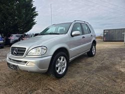 Grau Gebraucht 2003 Mercedes ML270 Edition SUV | 3.890 € (Superpreis)