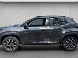 Grau Neu 2025 Toyota Yaris Cross SUV | 30.490 € (Fairer Preis)