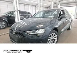 Manhattangrau metallic (metallic) Gebraucht 2024 Audi A3 Sportback Limousine | 25.890 € (Guter Preis)