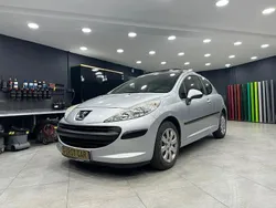 Silber Gebraucht 2007 Peugeot 207 Filou Limousine | 4.000 € (Teuer)