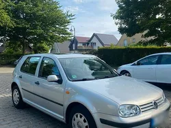 Grau Gebraucht 1998 VW Golf IV Kleinwagen | 3.200 € (Teuer)