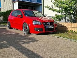 Rot Gebraucht 2025 VW Golf GTI Limousine | 9.500 €
