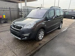 Grau Gebraucht 2016 Peugeot Partner Tepee Outdoor Van / Kleinbus | 7.499 € (Guter Preis)