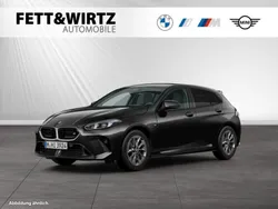 Saphirschwarz metallic Gebraucht 2024 BMW M135 Shadowline Kleinwagen | 47.990 €