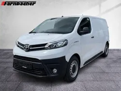 Weiß Gebraucht 2023 Toyota Proace Comfort Van | 34.740 € (Etwas zu teuer)