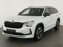 Moon white metallic Neu 2025 Skoda Kodiaq SportLine SUV | 45.995 € (Fairer Preis)