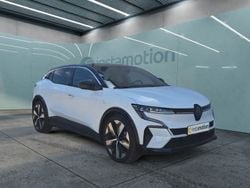 Weiß Gebraucht 2024 Renault Mégane Komfort Limousine | 44.532 €