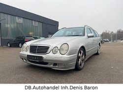 Grau Gebraucht 2002 Mercedes E270 Avantgarde Limousine | 3.980 € (Fairer Preis)