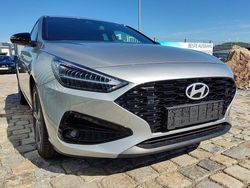 Ultimatered metallic ultimatered metallic ultimatered metallic Neu 2025 Hyundai i30 GO! Limousine | 19.950 € (Guter Preis)