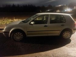 Silber Gebraucht 2002 VW Golf Trendline Limousine | 2.450 € (Guter Preis)