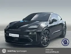 Schwarz Neu 2025 Porsche Macan Turbo SUV | 145.310 € (Etwas zu teuer)
