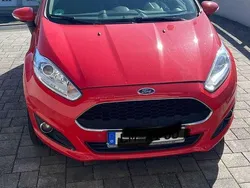 Rot Gebraucht 2017 Ford Fiesta Celebration Kleinwagen | 5.650 € (Fairer Preis)