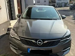 Grau Gebraucht 2021 Opel Astra Limousine | 12.500 € (Fairer Preis)