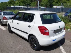 Weiß Gebraucht 2012 Skoda Fabia Ambition Kleinwagen | 2.450 € (Superpreis)
