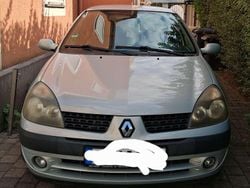 Silber Gebraucht 2002 Renault Clio II Authentique Limousine | 1.000 € (Guter Preis)