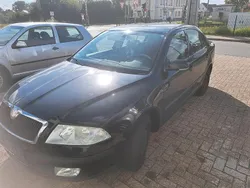 Schwarz Gebraucht 2006 Skoda Octavia Limousine | 600 € (Guter Preis)
