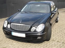 Schwarz metallic Gebraucht 2004 Mercedes 200 Elegance Limousine | 15.450 €