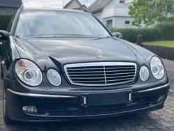 Schwarz Gebraucht 2005 Mercedes E280 Avantgarde Kombi | 4.500 €