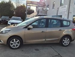 Grau Gebraucht 2014 Renault Scénic III Initiale Paris Van / Kleinbus | 6.450 € (Fairer Preis)