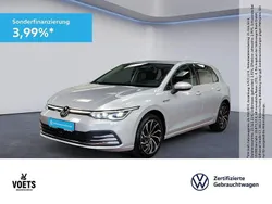 Reflexsilber metallic Gebraucht 2024 VW Golf VIII Style Limousine | 25.460 € (Guter Preis)