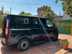 Schwarz Gebraucht 2015 Ford Tourneo Van / Kleinbus | 17.400 € (Fairer Preis)