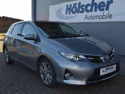 Silber Gebraucht 2015 Toyota Auris Hybrid Executive Limousine | 8.990 € (Superpreis)