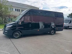 Schwarz Gebraucht 2015 Iveco Daily Limousine | 15.999 €