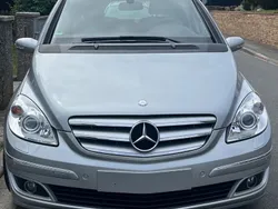 Grau Gebraucht 2006 Mercedes 200 Van / Kleinbus | 2.900 €