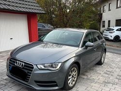 Grau Gebraucht 2013 Audi A3 Ambiente Limousine | 7.200 €
