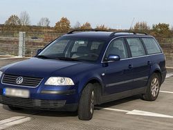 Blau Gebraucht 2001 VW Passat Kombi | 2.000 € (Etwas zu teuer)