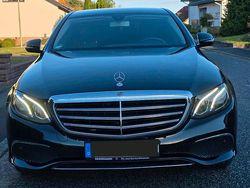 Schwarz Gebraucht 2016 Mercedes E220 Exclusive Limousine | 25.999 € (Fairer Preis)