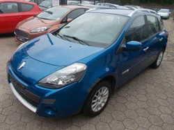 Blau Gebraucht 2010 Renault Clio II Dynamique Limousine | 2.990 € (Etwas zu teuer)
