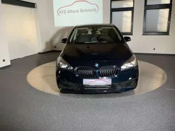 Imperialblau brillanteffekt me Gebraucht 2018 BMW 218 Van / Kleinbus | 15.690 € (Fairer Preis)