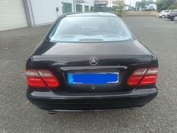 Schwarz Gebraucht 2001 Mercedes CLK230 Avantgarde Coupé | 1.200 €