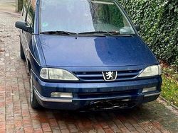 Blau Gebraucht 2001 Peugeot 806 Van / Kleinbus | 2.200 €