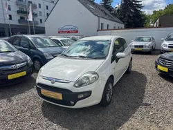 Colore esterno (bianco divino) Gebraucht 2011 Fiat Punto Kleinwagen | 4.444 € (Etwas zu teuer)