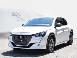 Lack weiss perlglãnzend/typ a Gebraucht 2022 Peugeot e-208 Allure Kleinwagen | 20.000 € (Teuer)