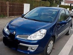 Blau Gebraucht 2006 Renault Clio III Kleinwagen | 2.799 € (Fairer Preis)