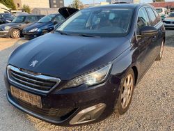 Blau Gebraucht 2016 Peugeot 308 Allure Kombi | 3.500 €