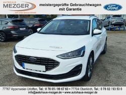 Frostweiß Gebraucht 2024 Ford Focus Titanium Kombi | 30.990 €