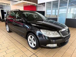 Schwarzmagic perlef (metallic) Gebraucht 2012 Skoda Octavia Family Kombi | 7.750 € (Guter Preis)