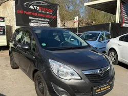 Grau Gebraucht 2011 Opel Meriva Edition Van / Kleinbus | 2.300 € (Fairer Preis)