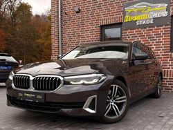 Grau Gebraucht 2021 BMW 520 Luxury Line Kombi | 29.860 € (Guter Preis)