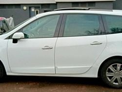 Weiß Gebraucht 2009 Renault Scénic III Van / Kleinbus | 3.000 €