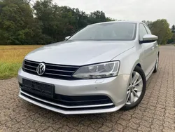 Silber Gebraucht 2015 VW Jetta Limousine | 12.390 € (Etwas zu teuer)