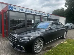 Grau Gebraucht 2023 Mercedes S580 AMG Limousine | 94.580 €