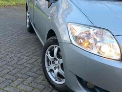 Silber Gebraucht 2009 Toyota Auris Limousine | 4.500 € (Fairer Preis)
