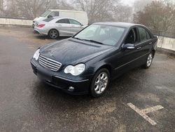Schwarz Gebraucht 2004 Mercedes C180 Limousine | 2.699 € (Guter Preis)