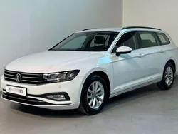 Weiß Gebraucht 2021 VW Passat Kombi | 20.999 € (Guter Preis)